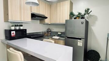 Condo, 1 Bedroom, Balcony, Garden View | Interior
