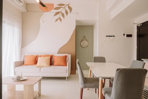 Condo, 2 Bedrooms | Living room