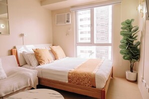 1 bedroom - Minimalist Chic City Loft (Iloilo)