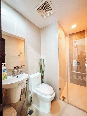Studio, 1 Bedroom, Balcony | Bathroom - King Studio With Grand Views (Iloilo)