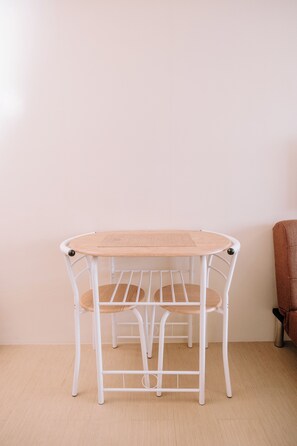 Studio, 1 Schlafzimmer, barrierefrei, Gartenblick | Speisen