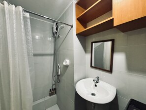 Apartment, 2 Bedrooms | Bathroom
