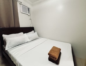 2 bedrooms - Barkada Getaway Near Esplanade (Iloilo)