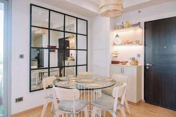 Leilighet, 1 soverom | Spisestue