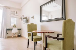 Studio, 1 phòng ngủ, ban công, quang cảnh thành phố | Phòng ăn