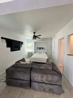 WiFi, bed sheets - Charming studio with WiFi and AC in marvelous Fort Lauderdale (Fort Lauderdale)