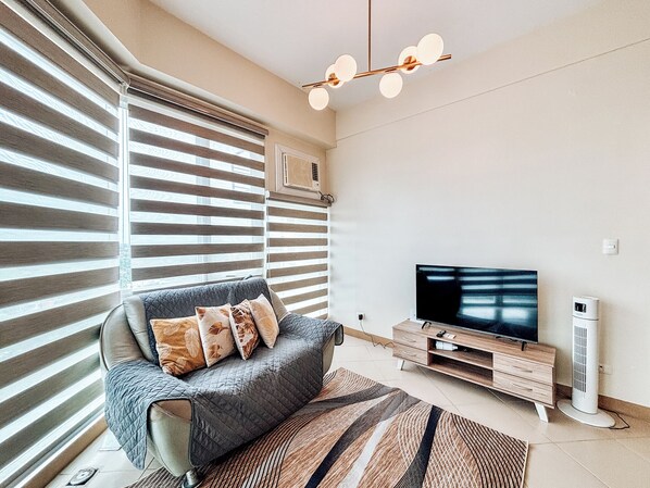 Condo, 2 Bedrooms, Balcony | Living room