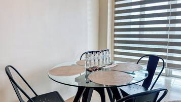 Condo, 2 Bedrooms, Balcony | Dining room