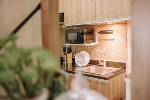 Condo, 1 Bedroom, Balcony | Interior