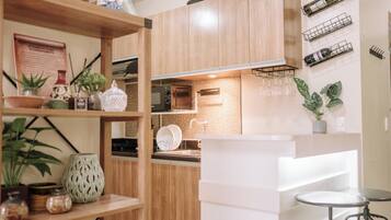 Condo, 1 Bedroom, Balcony | Interior