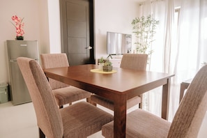 Condo, 2 Bedrooms, Balcony | Dining room