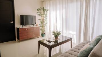 Condo, 2 Bedrooms, Balcony | Living room