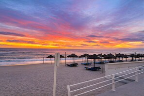 On the beach - Zuhayra Beach Apartment with View 50m from the Sea (Torrox)