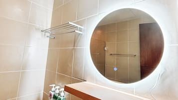 Studio, 1 kamar tidur, balkon | Kamar mandi