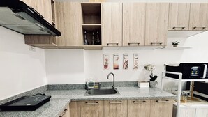 Condo, 1 Bedroom, Balcony | Interior