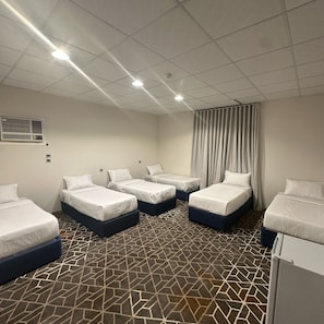 Room - Wardh rahiq hotel (Madinah)