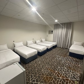 Room - Wardh rahiq hotel (Madinah)