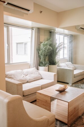 Studio, 1 Schlafzimmer, Balkon, Gartenblick | Wohnzimmer