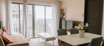 Room-spacious Barkada Gathering