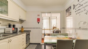 Private kitchen - Steven Apartment by HRM (Santa Cruz)