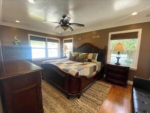 6 chambres, coffre-fort, bureau, fer et planche à repasser