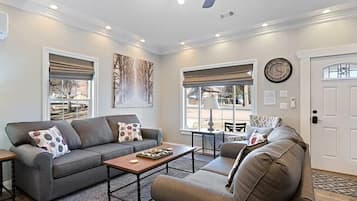 Smart-TV, Kamin, BĂŒcher