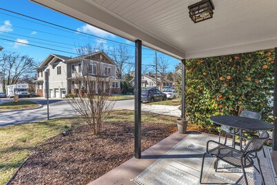 Cute 2-bedroom bungalow in downtown Raleigh