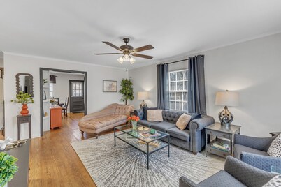 Cute 2-bedroom bungalow in downtown Raleigh