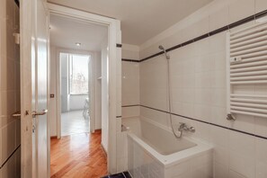 Bathroom - Esquilino Lightsome Apartment (Rome)
