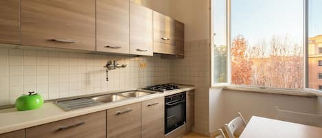 Standard Apartment, City View | Private kitchen