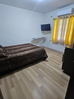 2 dormitorios, tabla de planchar con plancha, wifi gratis y ropa de cama