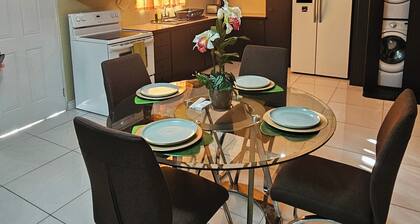 Conveniently located 2-bedroom apartment in Saint Helena with WiFi, AC & laundry