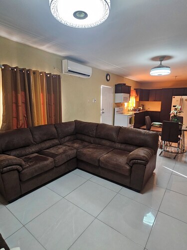 Conveniently located 2-bedroom apartment in Saint Helena with WiFi, AC & laundry