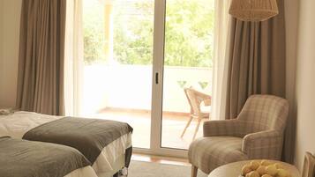 ห้องคอมฟอร์ทดับเบิลหรือทวิน, วิวเมือง | 1 ห้องนอน, พื้นที่ทำงานแบบใช้แล็ปท็อป, ห้องเก็บเสียง, Wi-Fi ฟรี