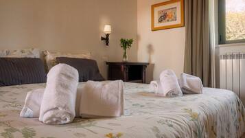 4 slaapkamers, een strijkplank/strijkijzer, wifi, beddengoed