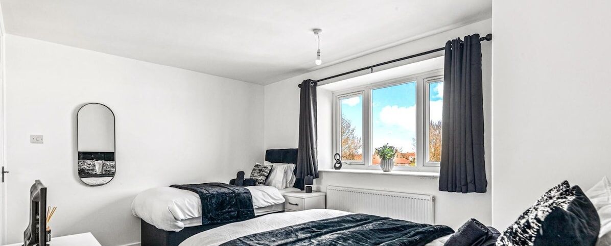 2 bedrooms, internet, bed sheets