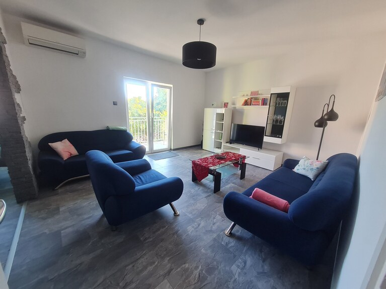 Alma Family Apartment With Roof Terrace In A Quiet Location - Labin