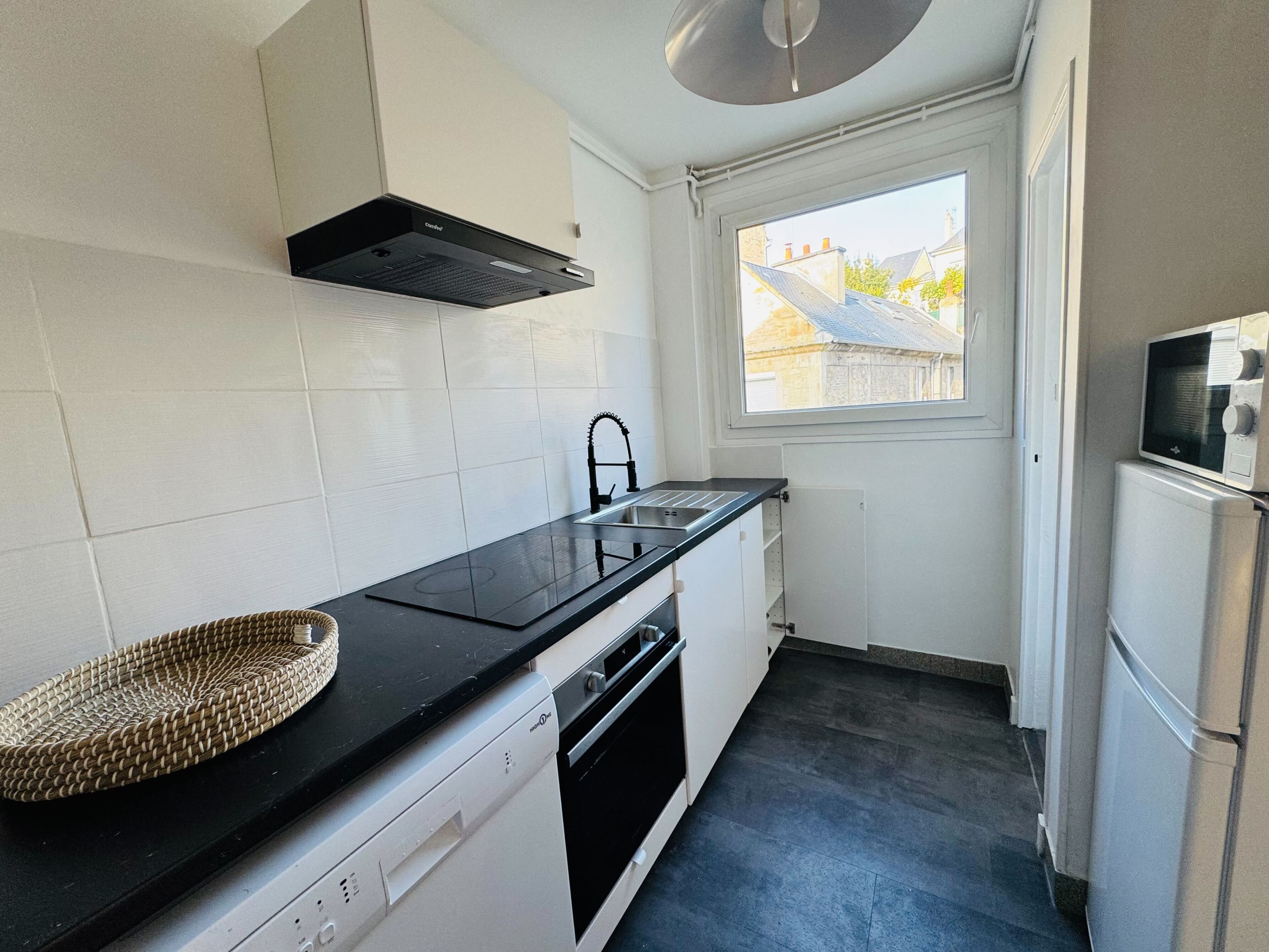 冰箱、微波炉、烤箱、洗碗机