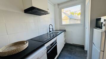 Réfrigérateur, micro-ondes, four, lave-vaisselle