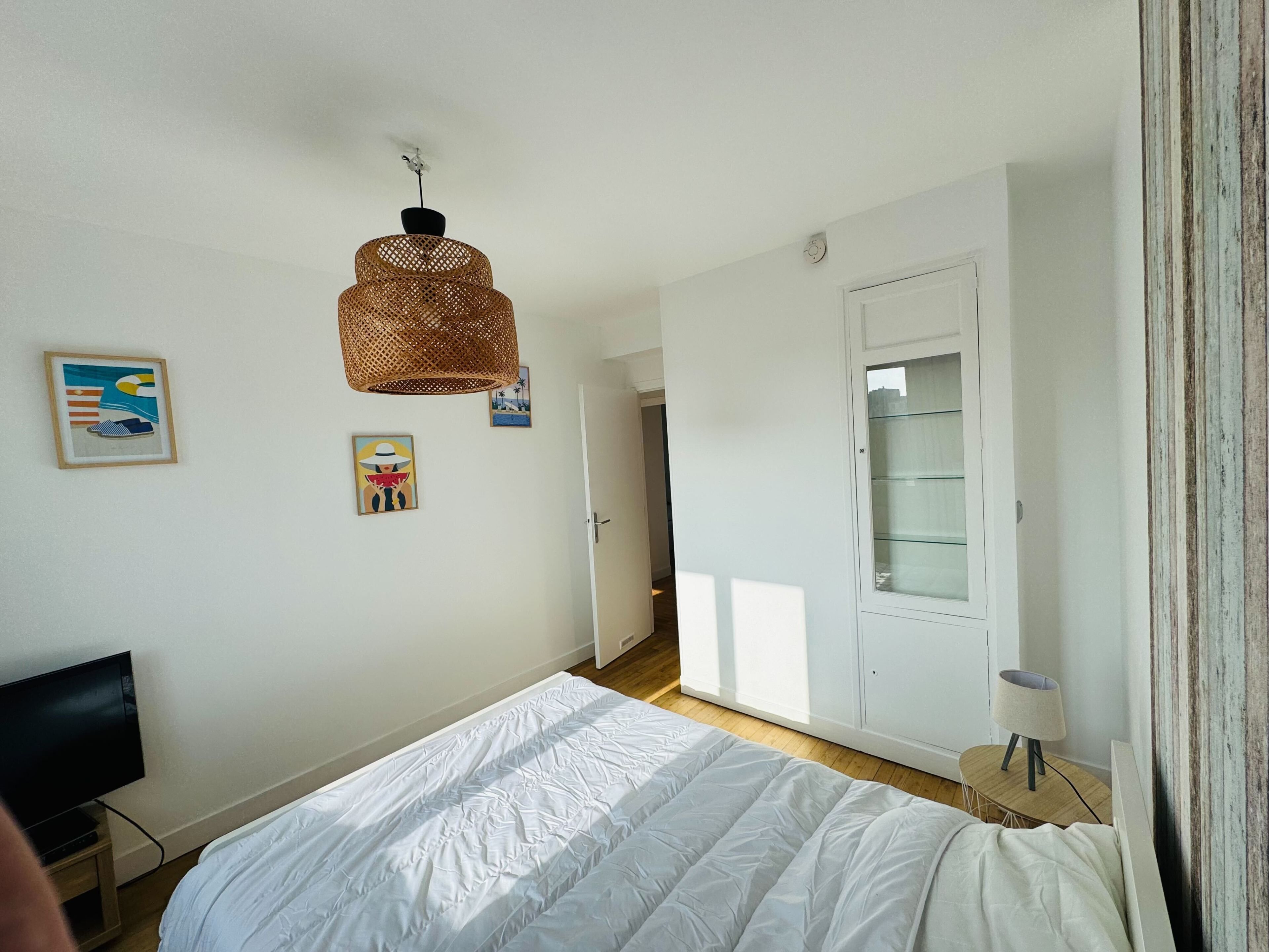 4 chambres, fer et planche à repasser, draps fournis