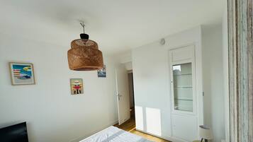 4 chambres, fer et planche Ă repasser, draps fournis