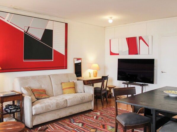 TV
