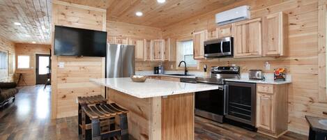 ثلاجة، ميكروويف، فرن، موقد طهي مسطح