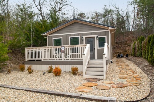 Whiskey Barrel w/ Hot Tub, Arcade Game & Fire Pit!