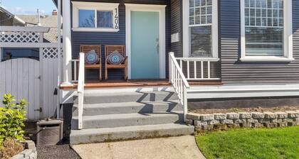 The Cushman House A: Unit A near 6th Ave UPS UW Ruston