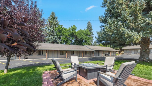 Garden - White River Inn (Meeker)