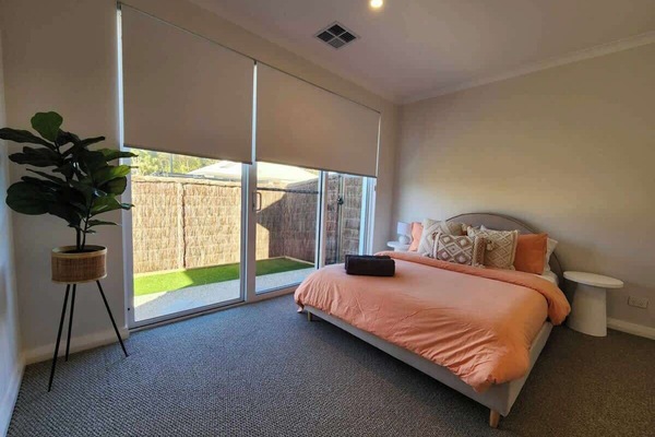 3 chambres, fer et planche à repasser, Wi-Fi, draps fournis
