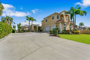 House (6 Bedrooms) | Interior - Waterfront Pool Pickleball Court Game Room (Tampa)