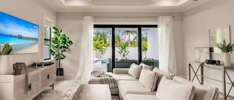 House | 4 bedrooms, desk, Internet