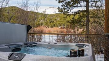 Phòng Suite | 3 phòng ngủ, bàn, truy cập Internet tốc độ cao